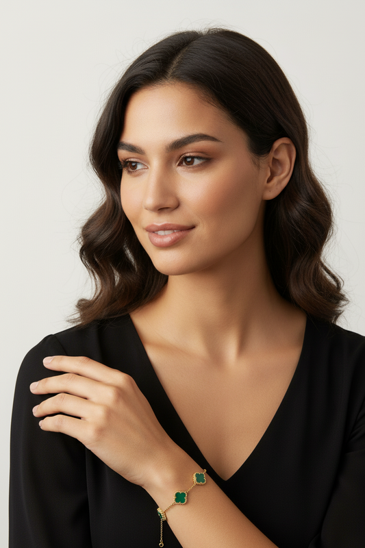 925 Ayar Gümüş 18 Ayar Gold Kaplama 3 Taşlı Yonca Kadın Bileklik